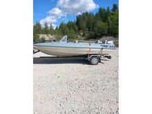 Mootorpaat Glastron/ Honda 50hp/ Haagis/ Lisad