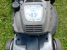 Isevedav Husqvarna töökorras niiduk