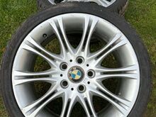 BMW erilaiad veljed suverehvidega (style 135)