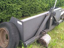 MTZ 80 koos puulõhkumis masina ja lisaseadmetega
