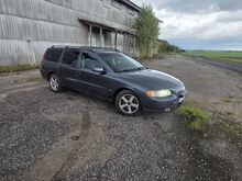 Volvo V70 2.4