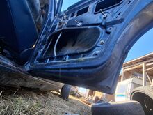 BMW E30 sedaani uksed