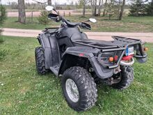 Квадроцикл Can-Am с двухцилиндровым двигателем