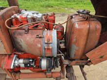 Traktor T-25