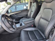 Tesla Model Y konks