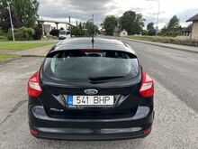Ford Focus 1,6 77кВт, ШИПОВАННАЯ РЕЗИНА В КОМПЛЕКТЕ