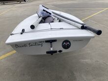 Гоночная лодка ILCA 4