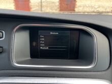 TOODUD HOLLANDIST Volvo V40 R-Design 1.6 D2 84kW