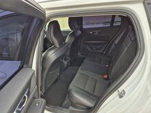 Volvo V60 Cross Country D4 Business Plus AWD