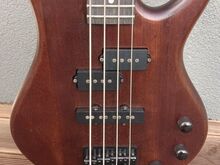 Lühikese menzuuriga basskitarr Ibanez GSRM20B-WNF