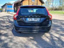 Volvo V60 MOMENTUM 2.0 D 120кВт 2011