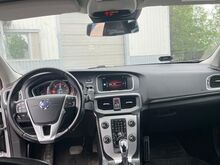 Volvo V40 Ocean Race 1.6 84кВт автомат 2015г.