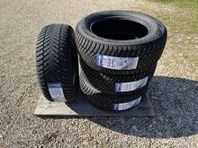 225/55R16 Sailun ICE BLAZER SPIKE 99T XL naast