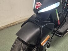 Elektritõukeratas Ducati Pro III