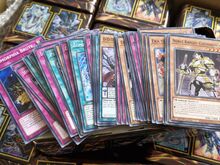 1000 originaal Yu-Gi-Oh! kaarti + Tin karbid
