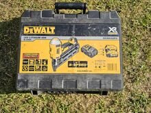 DEWALT  DCN692P2