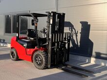 Дизельный погрузчик TCF FD30T2