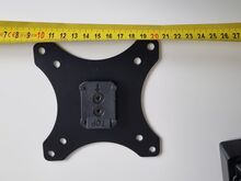 Monitori Seinakinnitus