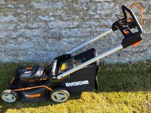 Самоходная аккумуляторная газонокосилка Works WG749E