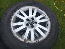 M: Volvo xc90 veljed korralik naastrehvidega .