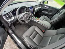 Volvo XC60 MOMENTUM 2.0D 145кВт 2022