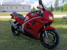 Honda VFR750F