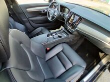 Volvo V90 Momentum 2.0 D 140кВт