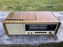 Vana raadio-vinüülplaadimängija Rekord 311