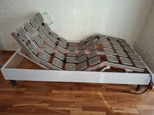 Voodi, puldiga reguleeritav
