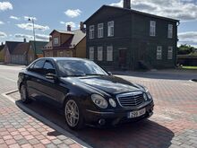 Mercedes-Benz E220 AMG