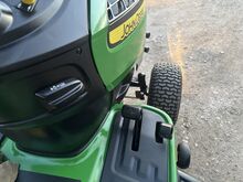 Садовый трактор John Deere X166