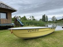 Моторно-гребная лодка Нора 380