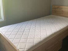Voodiraam koos sahtli ja madratsiga (90x200)