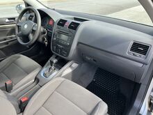 VOLKSWAGEN GOLF 1,6 75kw AUTOMAAT, 215629km