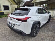 Lexus UX 250, 2.0, 112 kW, hübriid, automaat, 4x4