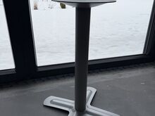 Tugev metallist uus lauajalg, h 70cm 30€