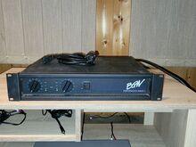 Võimas stereo võimendi BGW 2×800 W