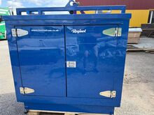 Portable industrial vacuum system