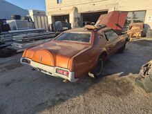 Lincoln continental mark IV 7.5 V8