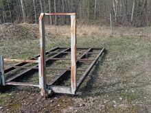 2 trosslifti kasti ja plate