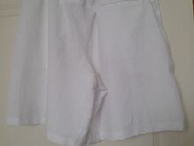 Yonex ja NIKE lühikesed valged püksid XL.
