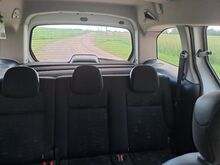 CITROEN BERLINGO 1.6 BENSIIN 66kW, 5 KOHTA