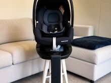 Maxi-Cosi Tinca + FamilyFix2 ISOFIX + jalatsid