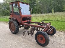 TRAKTOR T-16M muldaja ja rippsüsteemiga