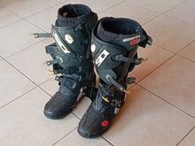 Krossi saapad nr 43.