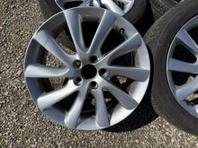 Volvo 17 tolli originaal valuveljed
