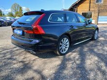 Volvo V90 Momentum 2.0 D 140кВт
