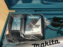 Аккумуляторный пистолет для герметика Makita, новый