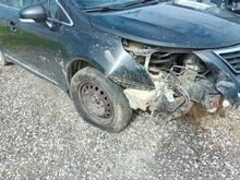 Avariiline Toyota Avensis T27 1.8b manuaal 2010a.