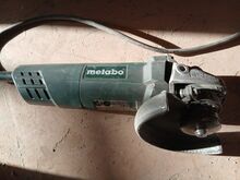 Угловая шлифовальная машина / болгарка METABO